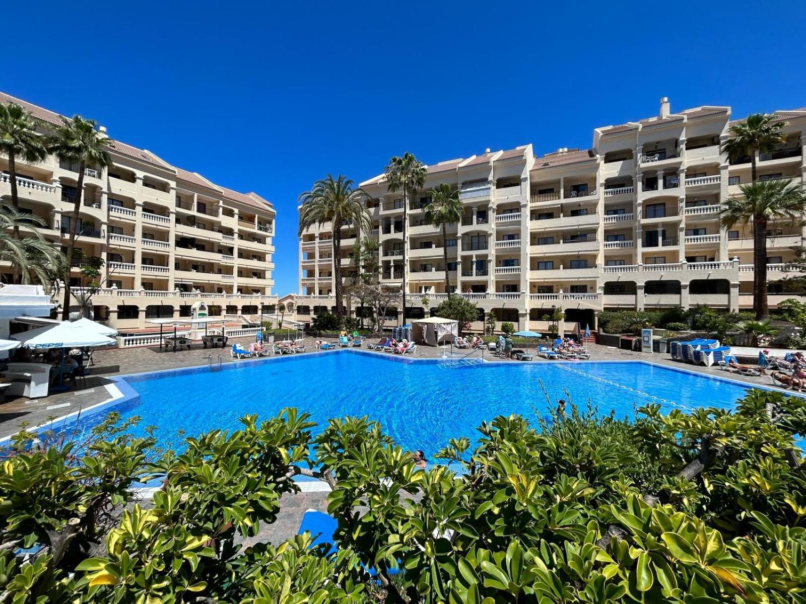 Lovely 1 Bed Apartment In Castle Harbour C108 Лос Кристианос Экстерьер фото
