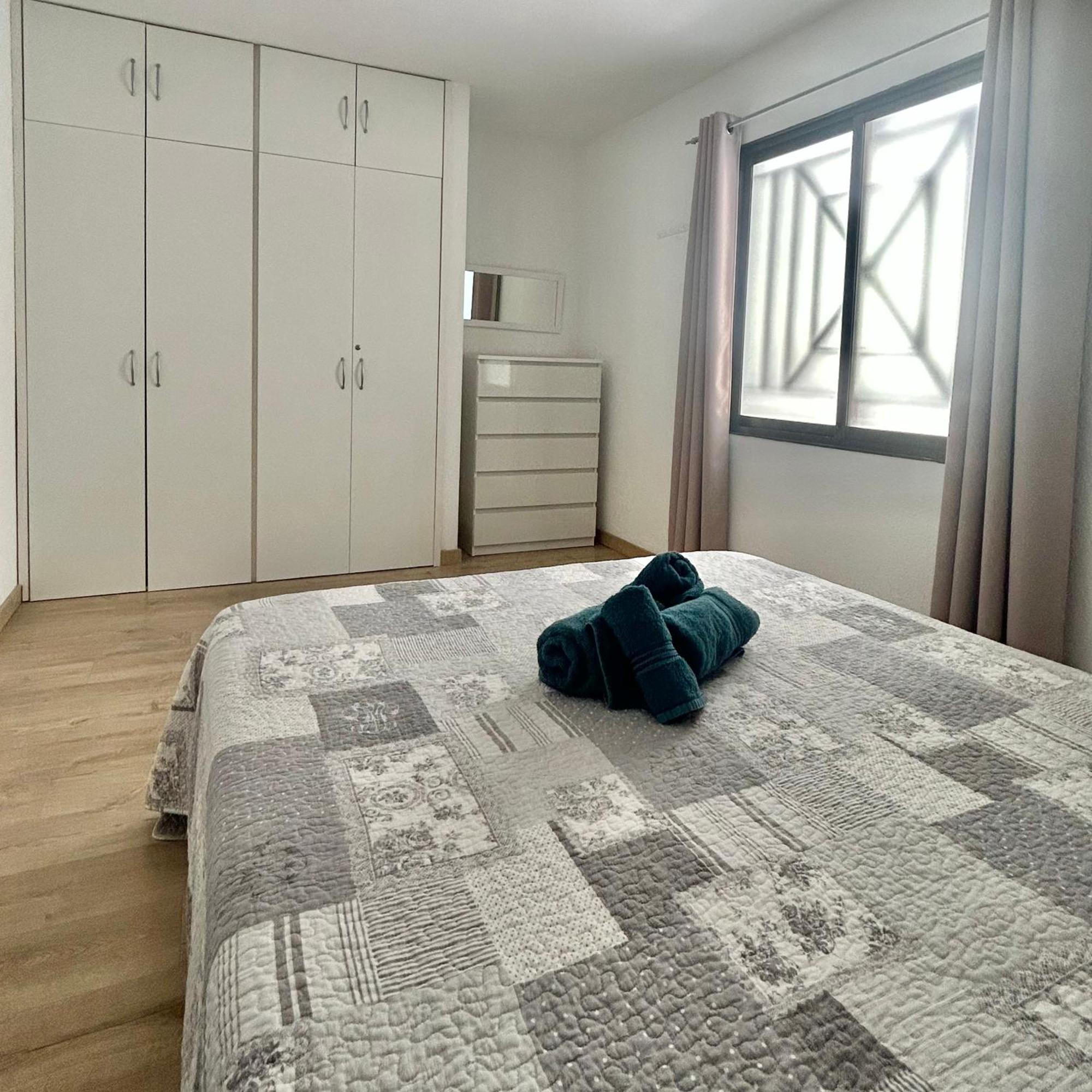 Lovely 1 Bed Apartment In Castle Harbour C108 Лос Кристианос Экстерьер фото